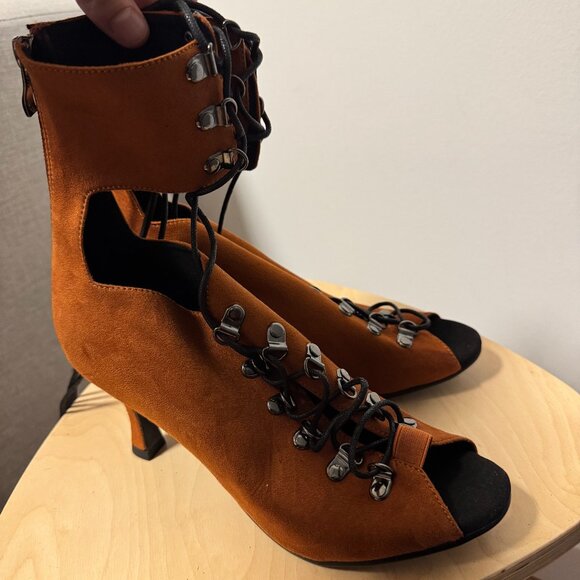 Yami Dance Shoe - Amanda Brown Heel Size 9 / 3in Flared Heel - Picture 2 of 7